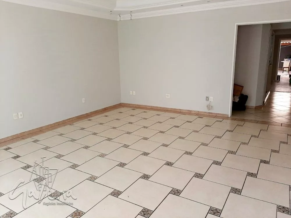 Sobrado à venda com 3 quartos, 300m² - Foto 3