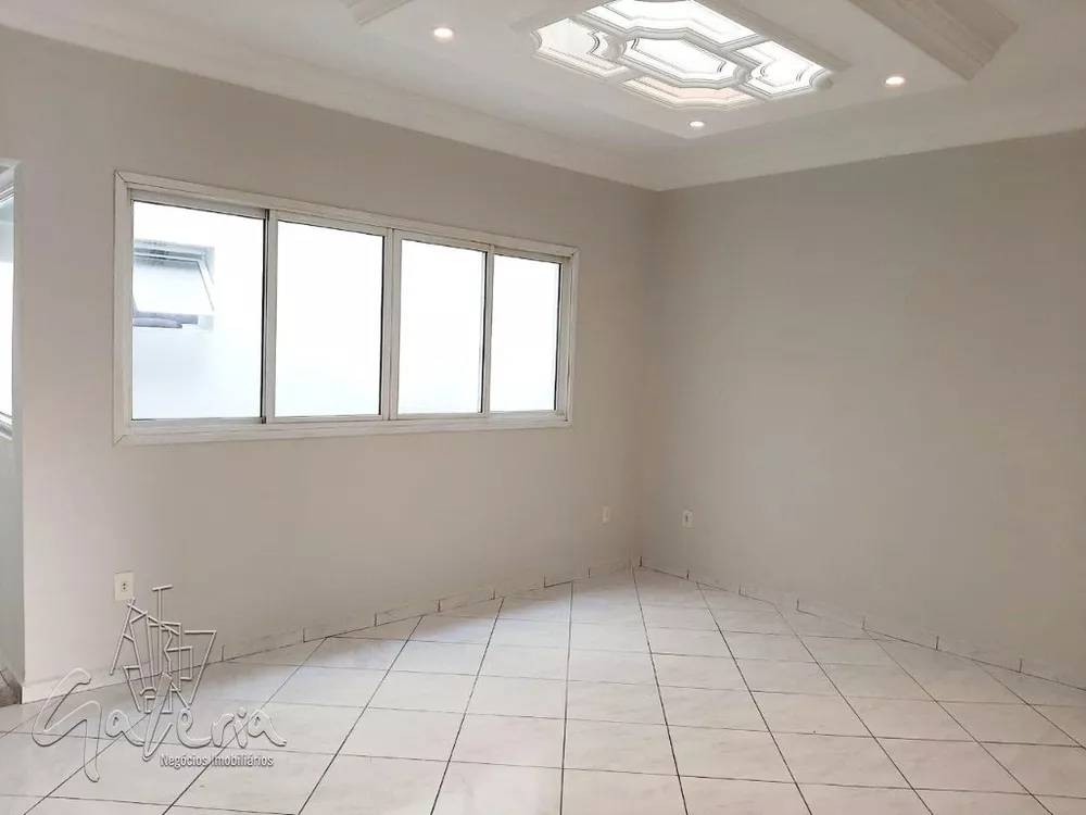 Sobrado à venda com 3 quartos, 300m² - Foto 4