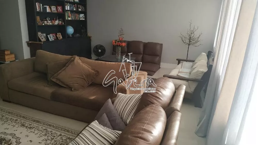 Apartamento à venda com 3 quartos, 200m² - Foto 4