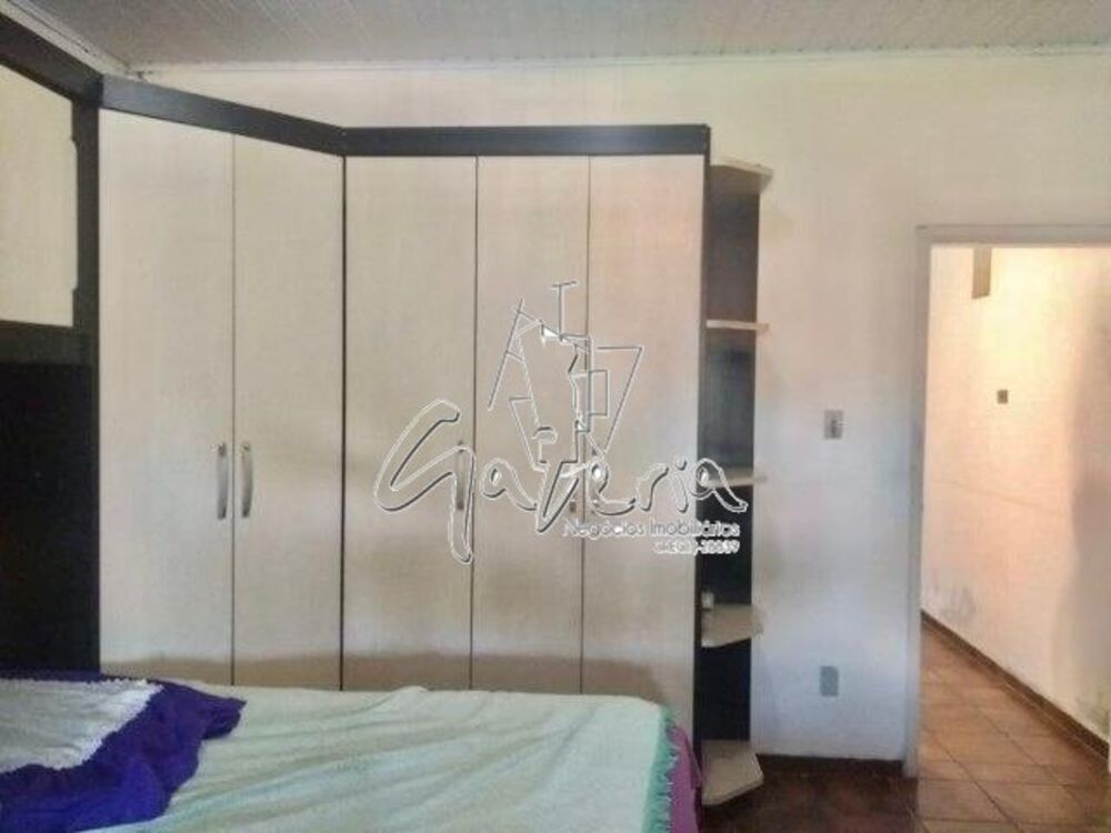Casa à venda com 2 quartos, 176m² - Foto 1