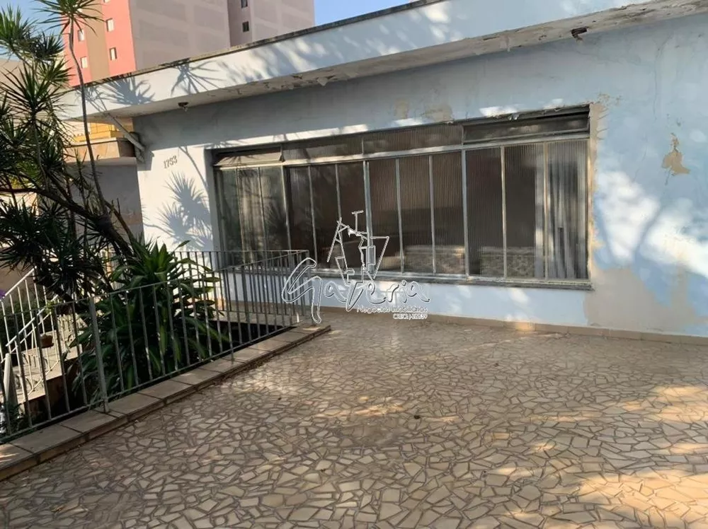 Casa à venda com 3 quartos, 261m² - Foto 1