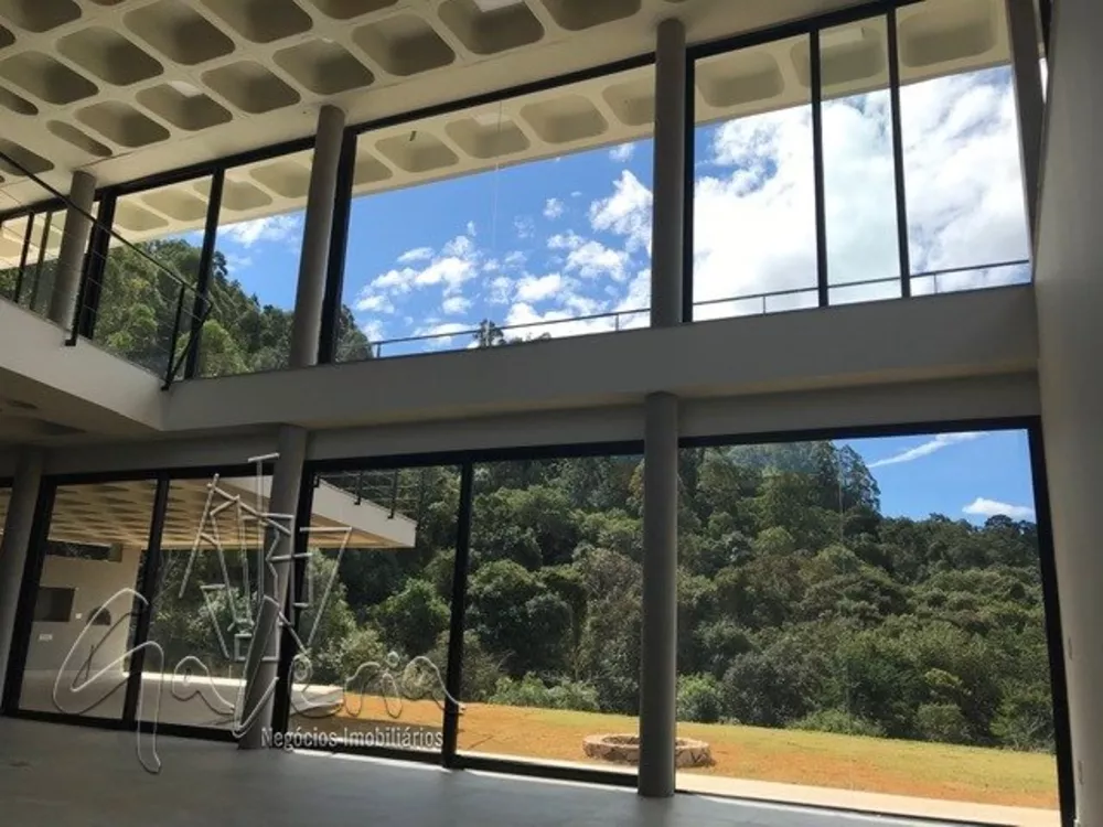 Sobrado à venda com 4 quartos, 700m² - Foto 1