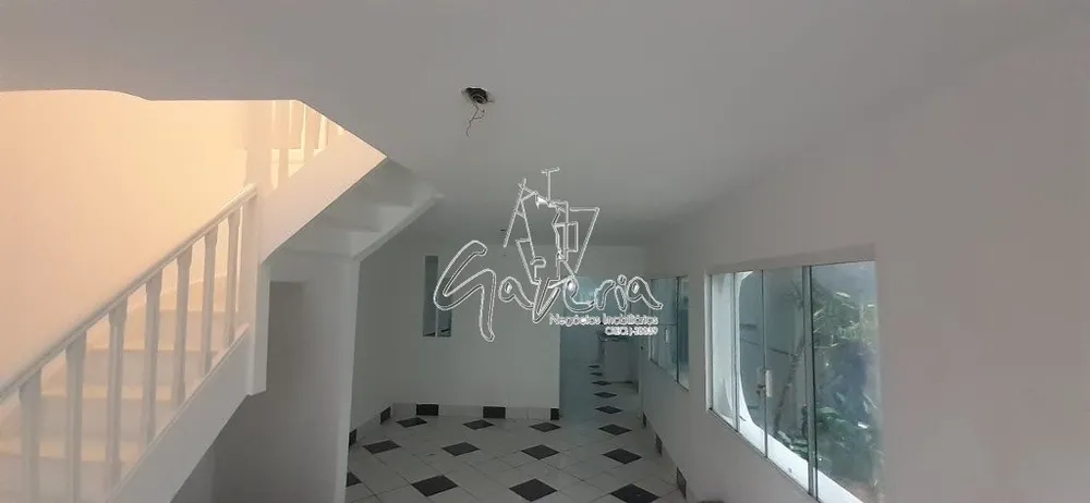 Casa, 4 quartos, 255 m² - Foto 1