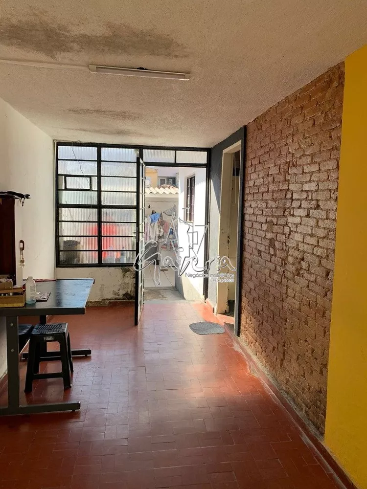 Casa à venda com 3 quartos, 301m² - Foto 1