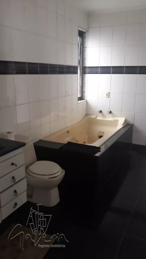 Apartamento para alugar com 3 quartos, 198m² - Foto 17