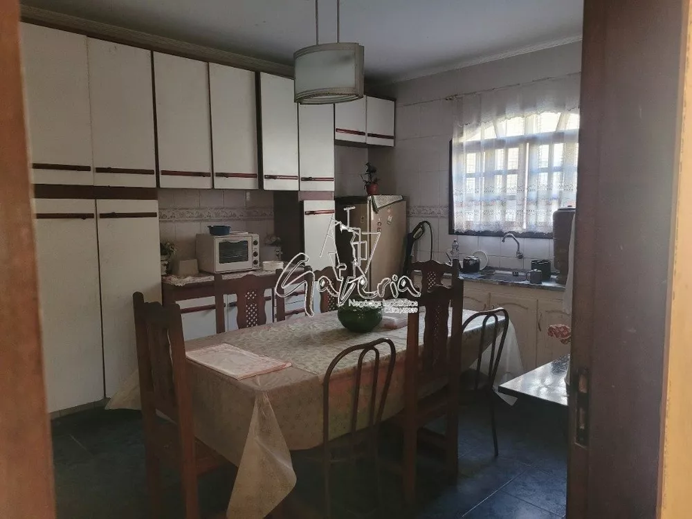 Sobrado à venda com 2 quartos, 221m² - Foto 3