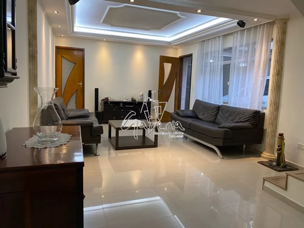 Sobrado à venda com 3 quartos, 380m² - Foto 1