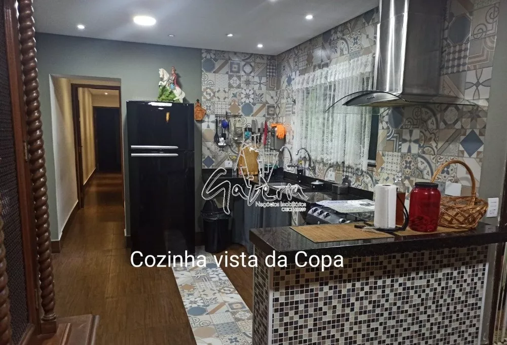 Sobrado à venda com 4 quartos, 250m² - Foto 2