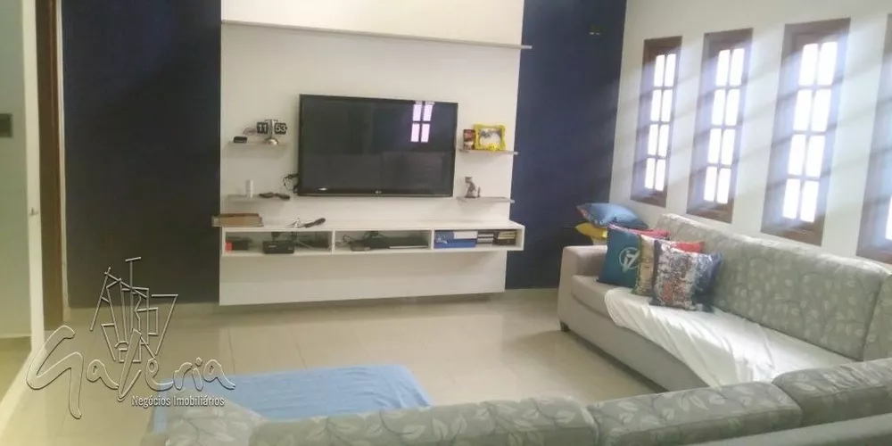 Sobrado à venda com 2 quartos, 140m² - Foto 1