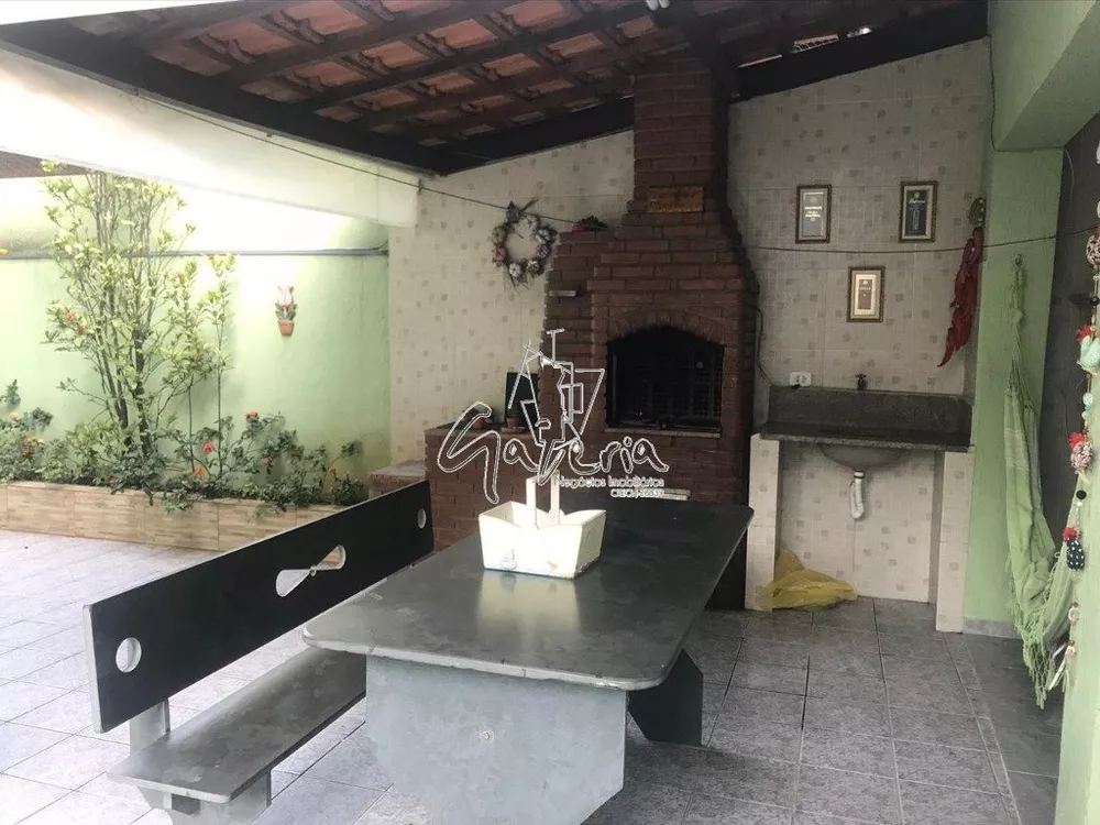 Sobrado à venda com 3 quartos, 250m² - Foto 2