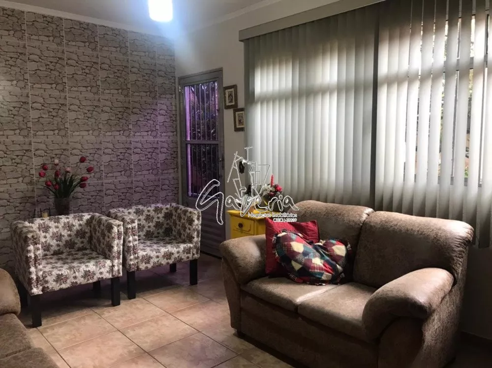 Casa à venda com 2 quartos, 127m² - Foto 2