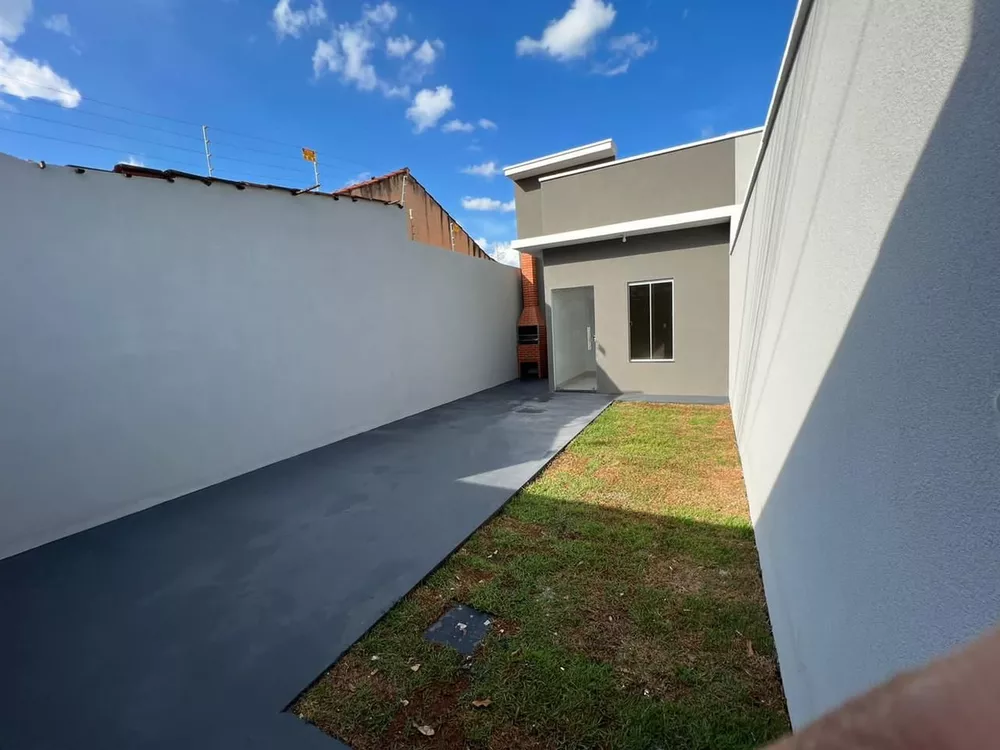 Casa à venda com 3 quartos, 70m² - Foto 1