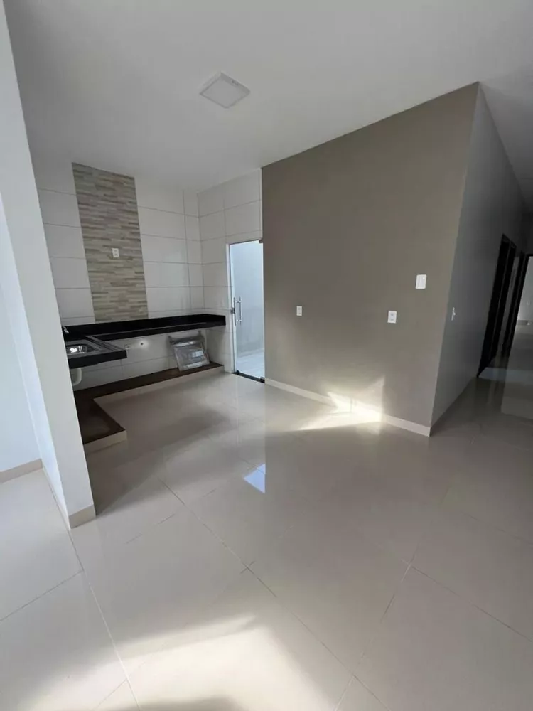 Casa à venda com 3 quartos, 70m² - Foto 4