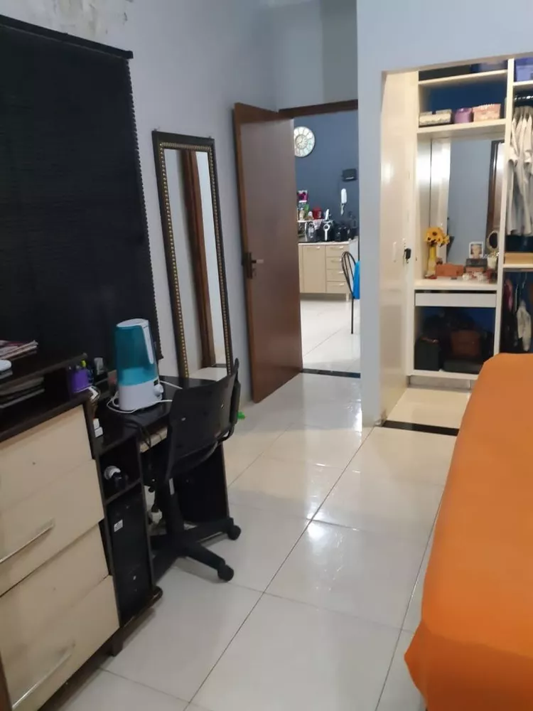 Casa à venda com 3 quartos, 120m² - Foto 1