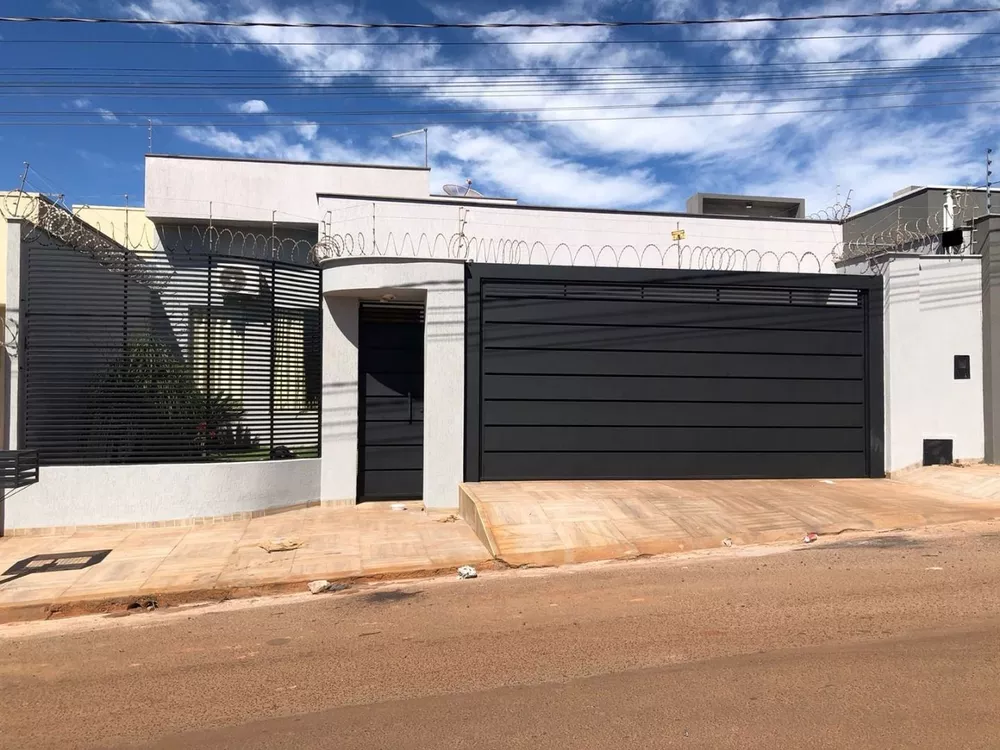 Casa, 4 quartos, 193 m² - Foto 2