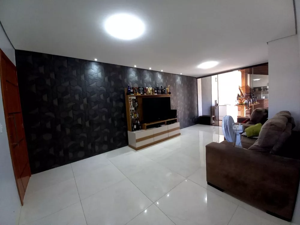 Casa, 4 quartos, 220 m² - Foto 4