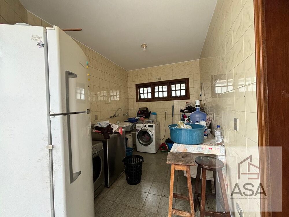 Casa, 4 quartos, 339 m² - Foto 1