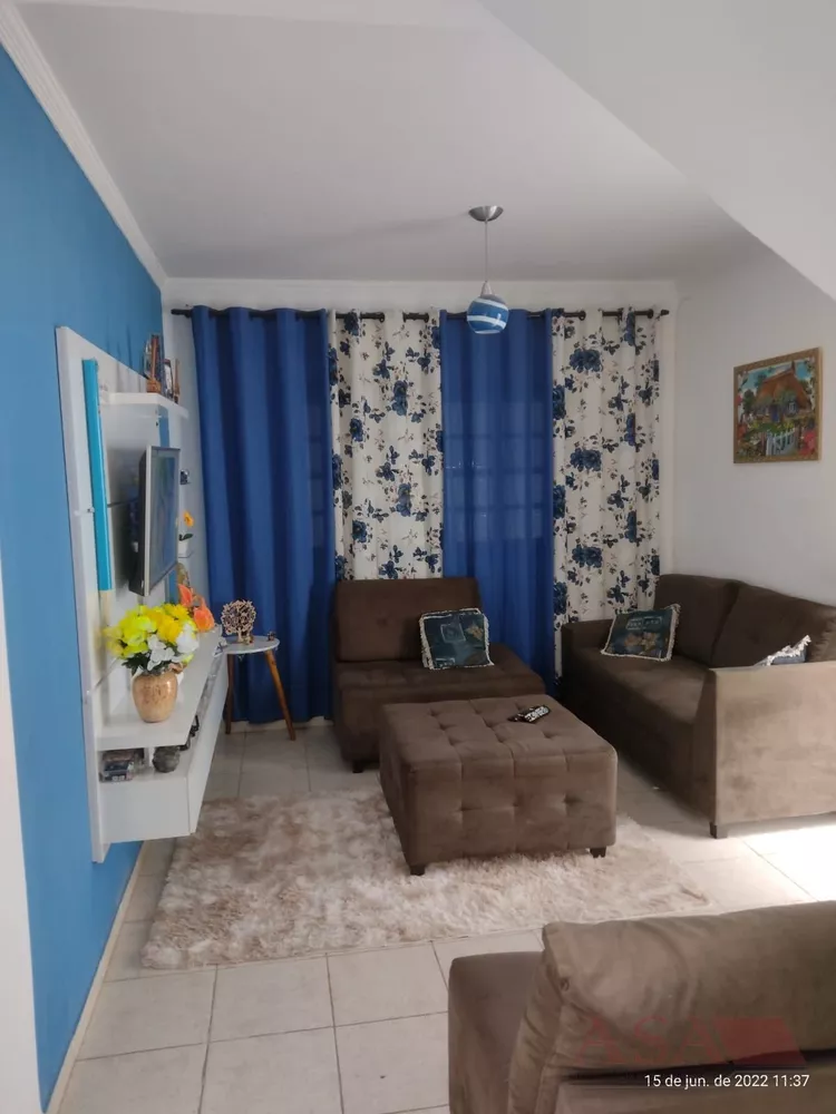 Casa à venda com 2 quartos, 115m² - Foto 1