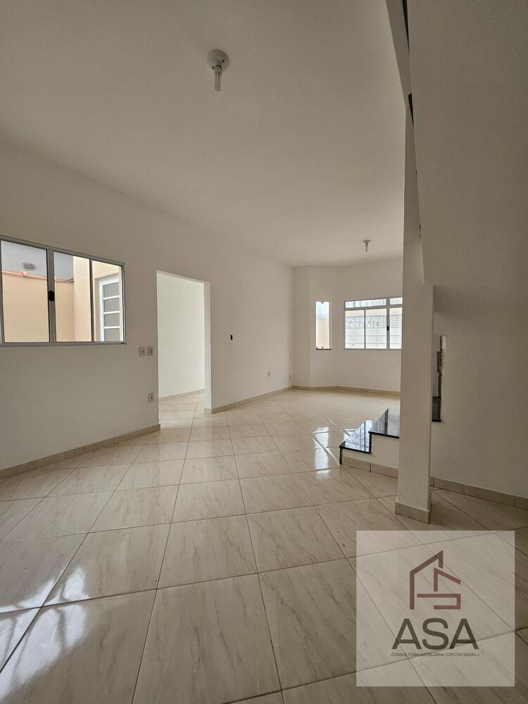 Casa, 3 quartos, 117 m² - Foto 2