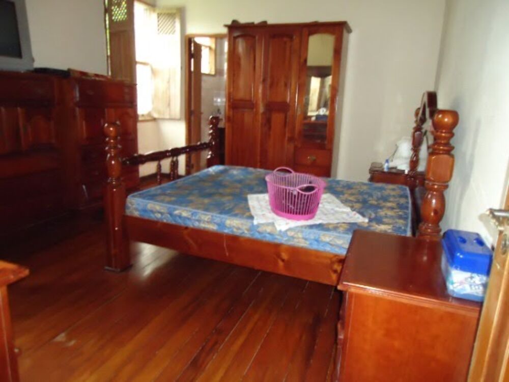 Casa à venda com 8 quartos, 800m² - Foto 1