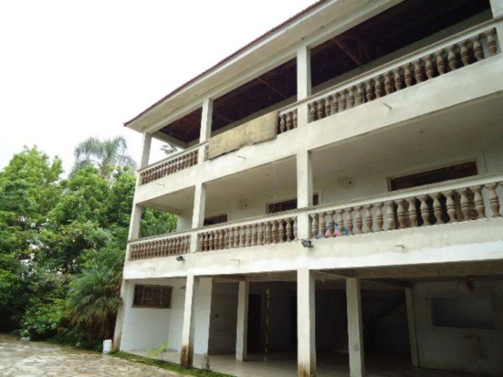 Casa à venda com 8 quartos, 800m² - Foto 4