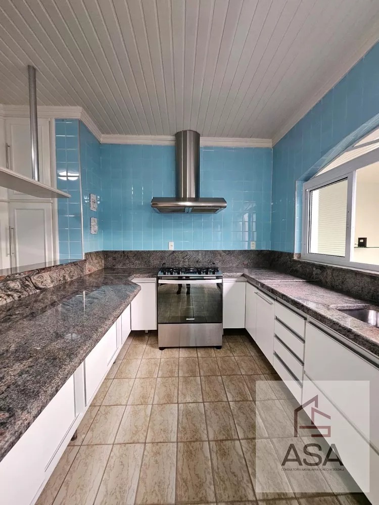 Casa, 3 quartos, 261 m² - Foto 1