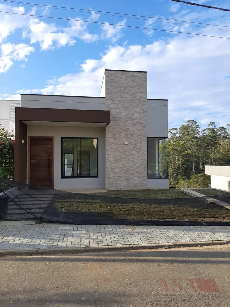 Casa de Condomínio à venda com 4 quartos, 352m² - Foto 1