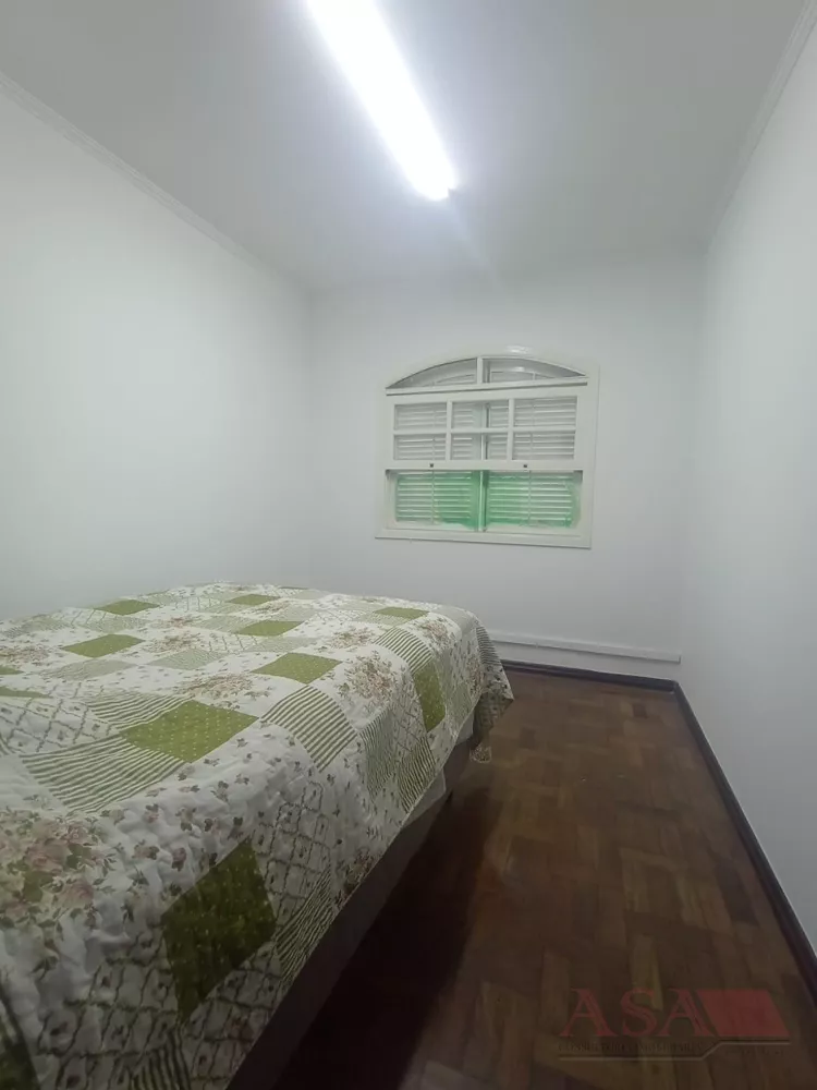 Casa para alugar com 4 quartos, 240m² - Foto 4