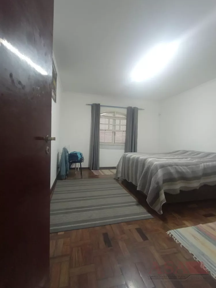 Casa para alugar com 4 quartos, 240m² - Foto 2