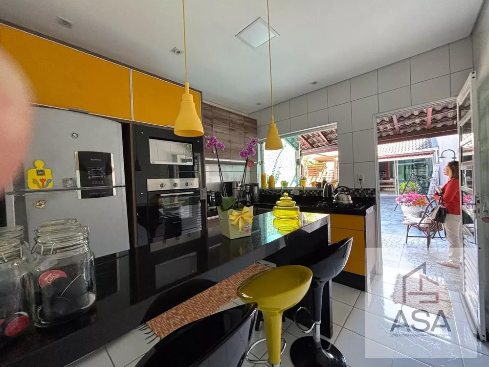 Casa, 3 quartos, 159 m² - Foto 2