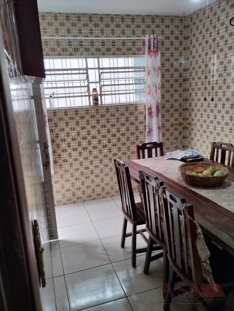 Casa, 3 quartos, 221 m² - Foto 2