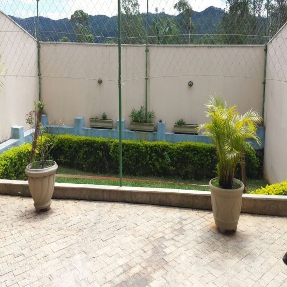 Casa à venda com 4 quartos, 350m² - Foto 1