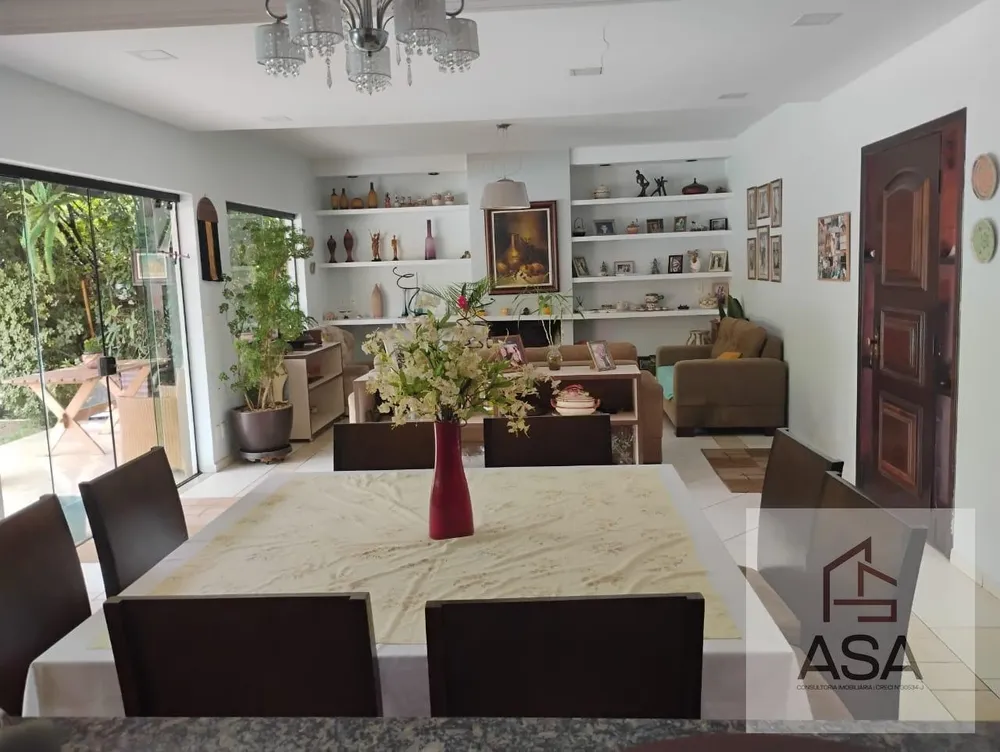 Casa, 3 quartos, 218 m² - Foto 1