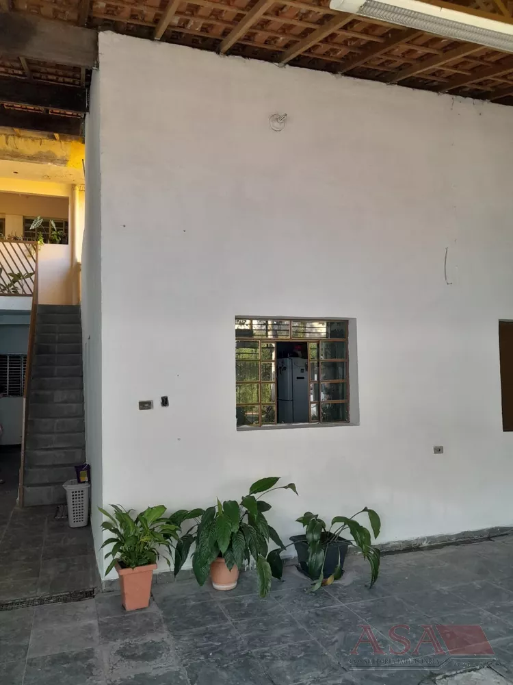 Casa à venda com 2 quartos, 205m² - Foto 13