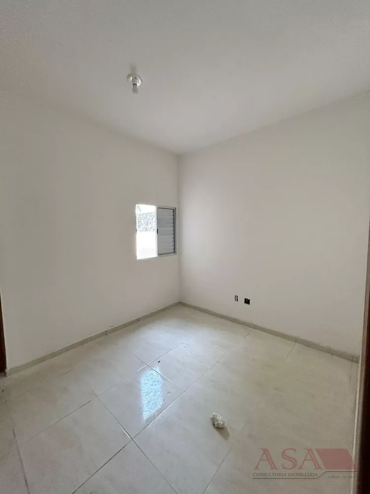 Casa à venda com 2 quartos, 65m² - Foto 3