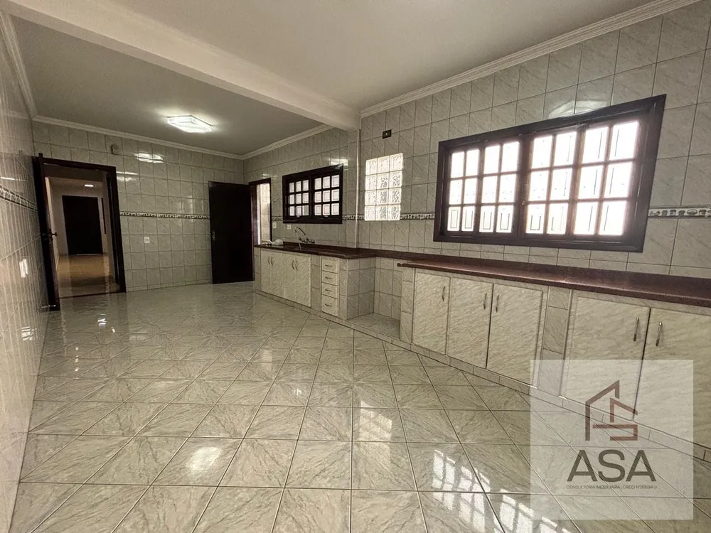 Casa, 3 quartos, 207 m² - Foto 13
