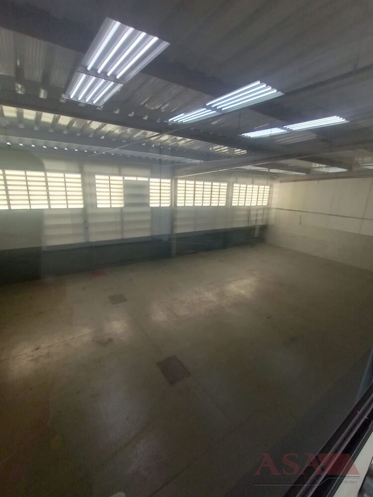 Depósito-Galpão-Armazém para alugar, 1400m² - Foto 5