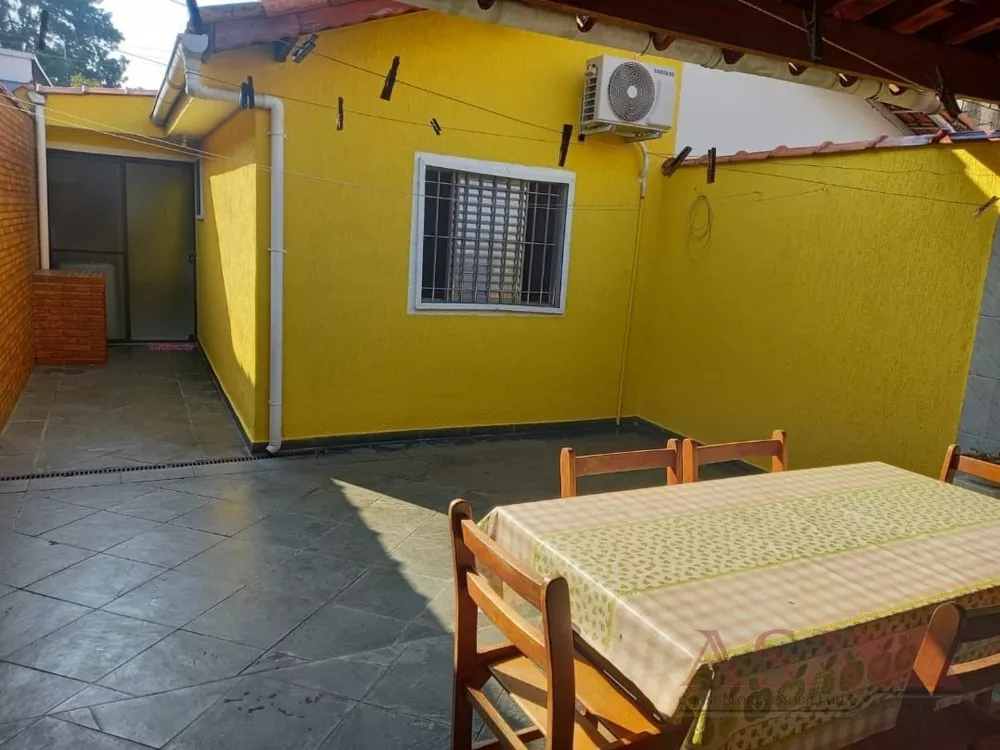 Casa à venda com 2 quartos, 102m² - Foto 1