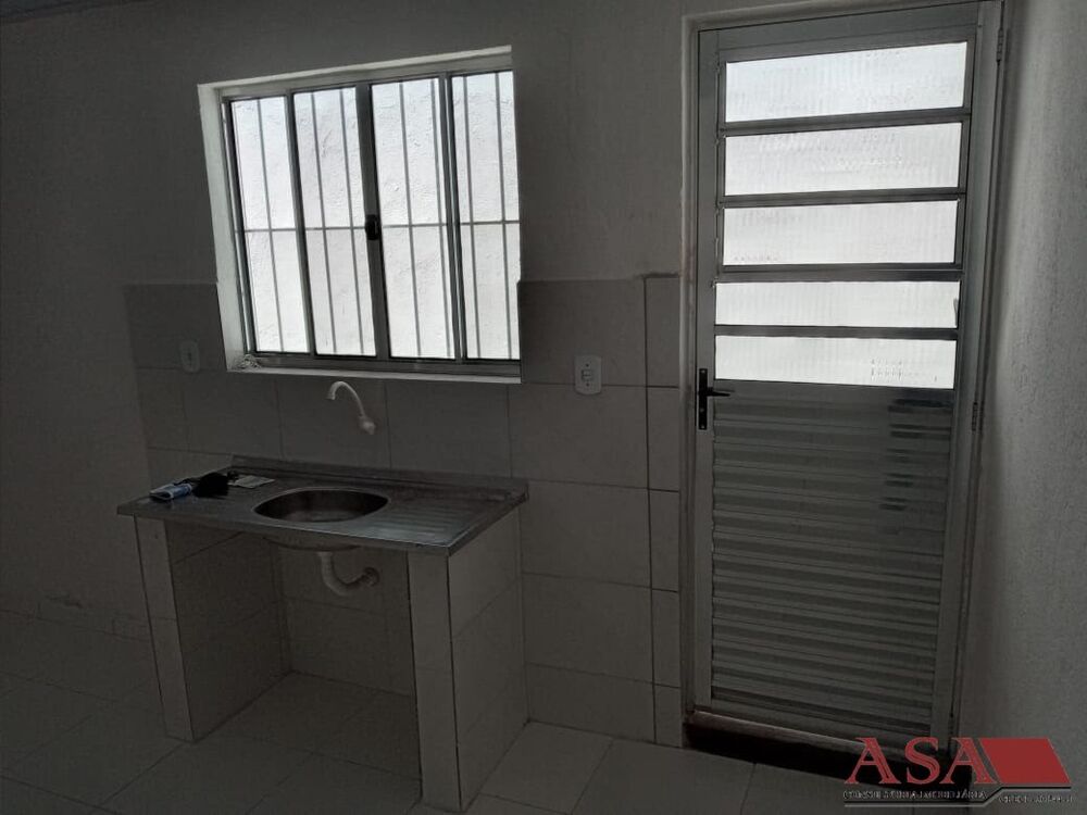 Casa para alugar com 1 quarto, 20m² - Foto 3