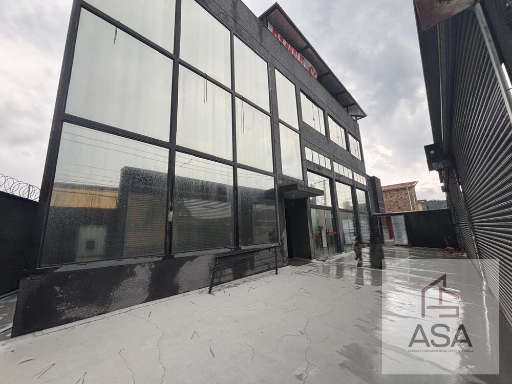 Prédio Inteiro para alugar com 3 quartos, 500m² - Foto 1
