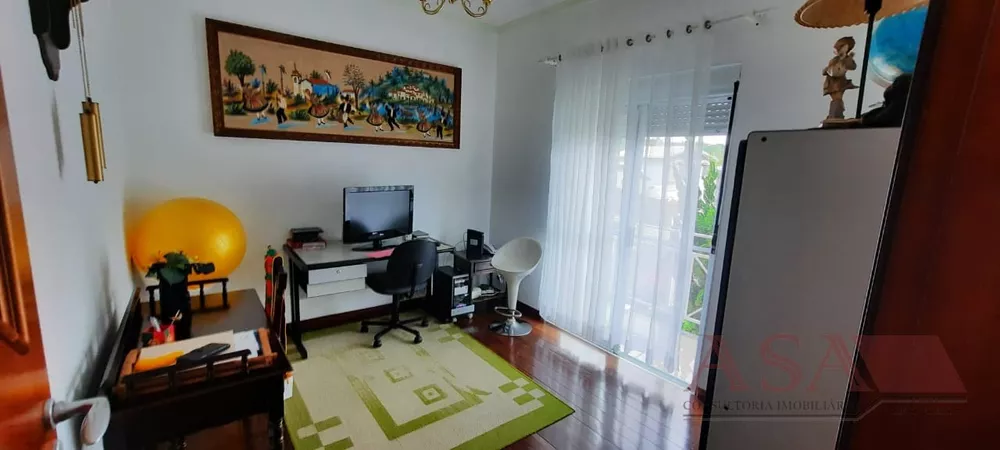 Casa, 4 quartos, 280 m² - Foto 1