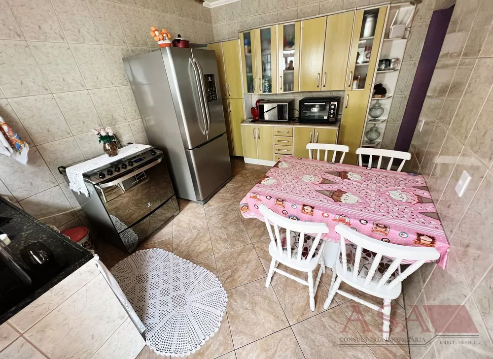 Casa, 4 quartos, 201 m² - Foto 1