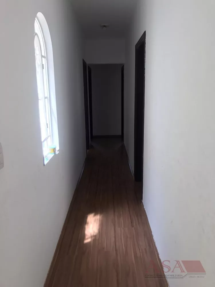 Casa à venda com 3 quartos, 277m² - Foto 2