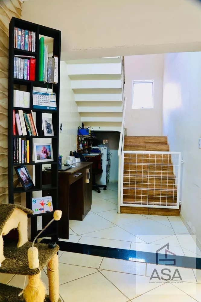 Casa, 6 quartos, 249 m² - Foto 3