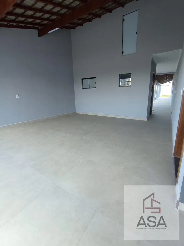 Casa, 3 quartos, 221 m² - Foto 1
