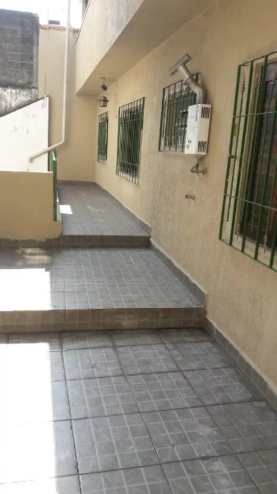 Casa à venda com 4 quartos, 300m² - Foto 2