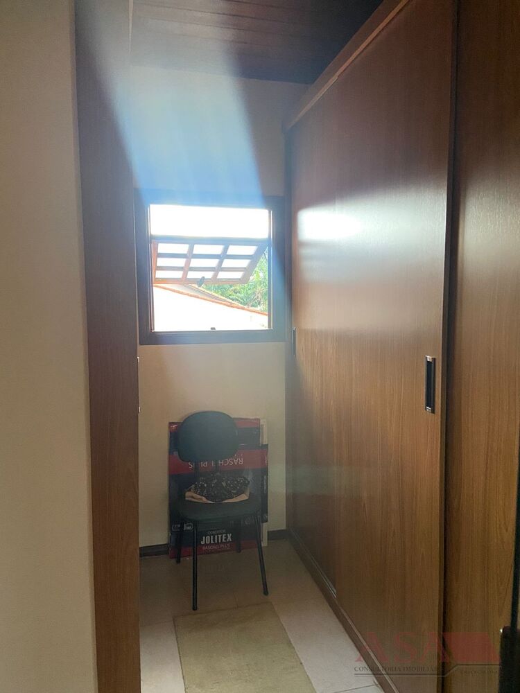 Casa à venda com 3 quartos, 208m² - Foto 5