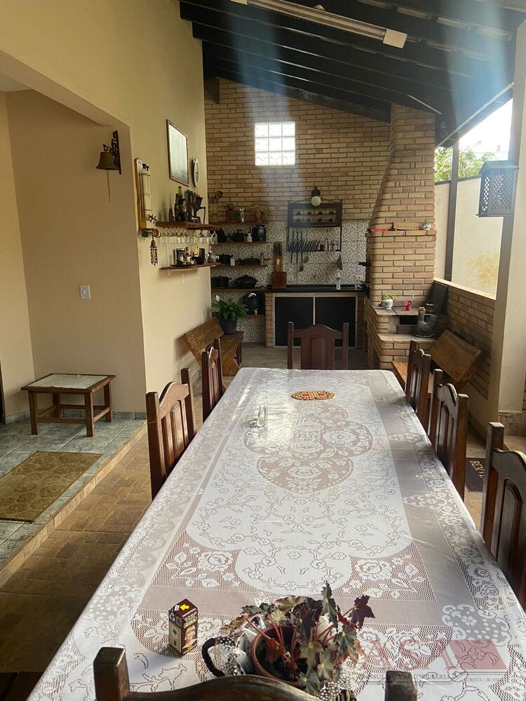 Casa à venda com 3 quartos, 208m² - Foto 6