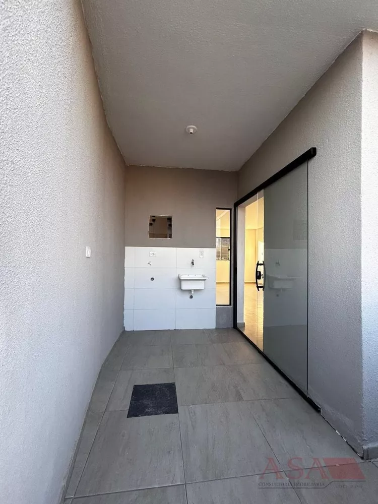 Casa à venda com 3 quartos, 100m² - Foto 3