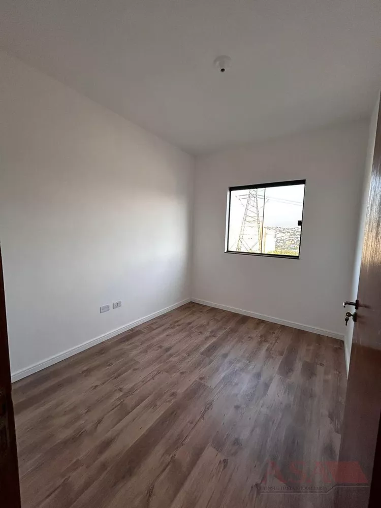 Casa à venda com 3 quartos, 100m² - Foto 4